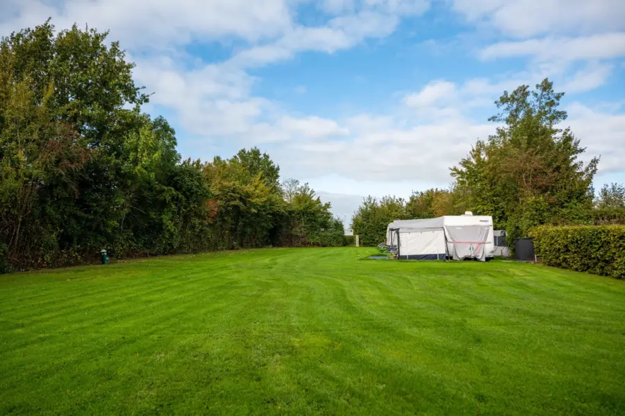 Comfortplaatsen camping de Rakken