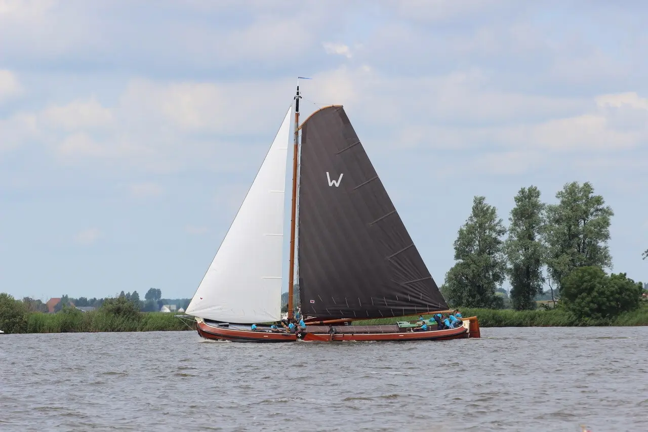 Skutsje Woudsend Aquacamping en Jachthaven de Rakken
