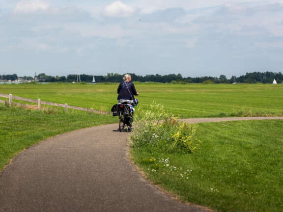 Fietsen langs het Heegermeer