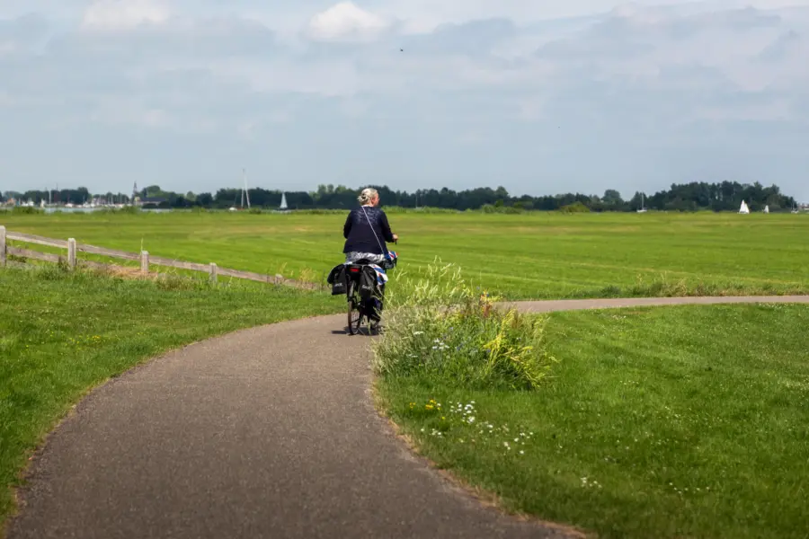 Fietsen langs het Heegermeer