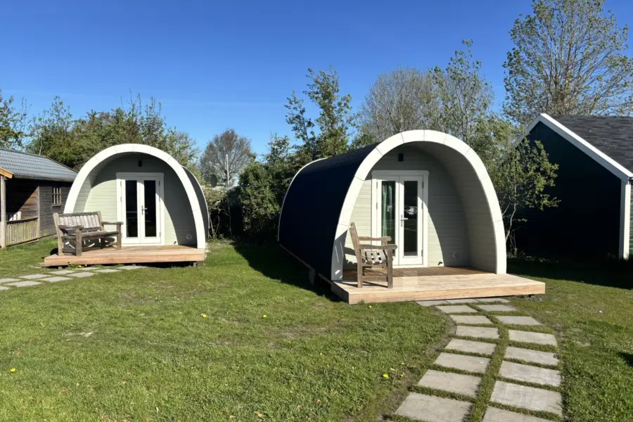 Lente bij kampeerpods 3 4