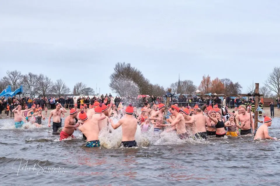 Nieuwjaarsduik Heeg