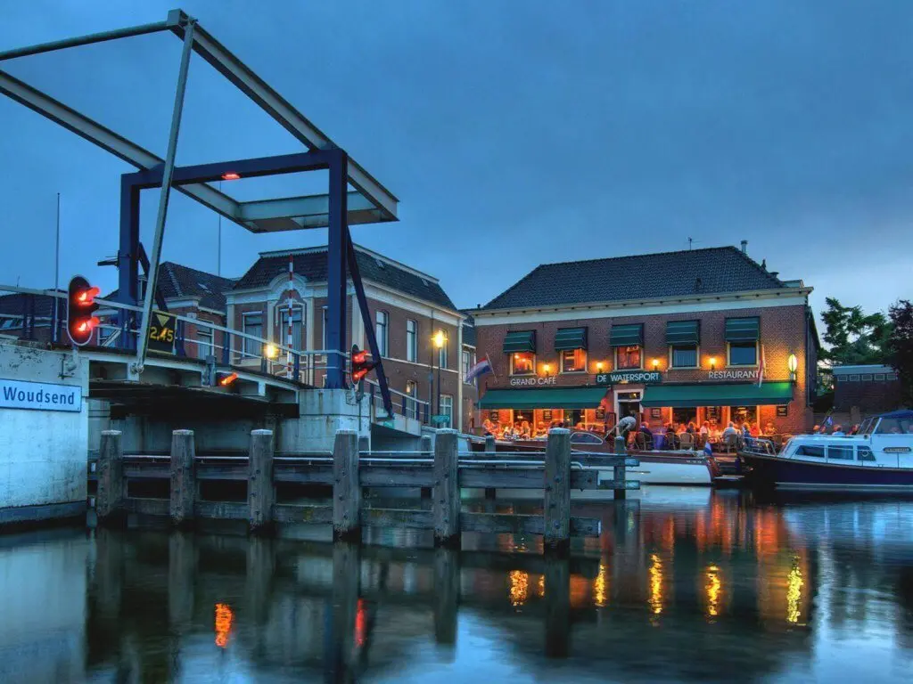 Cafe restaurant de watersport